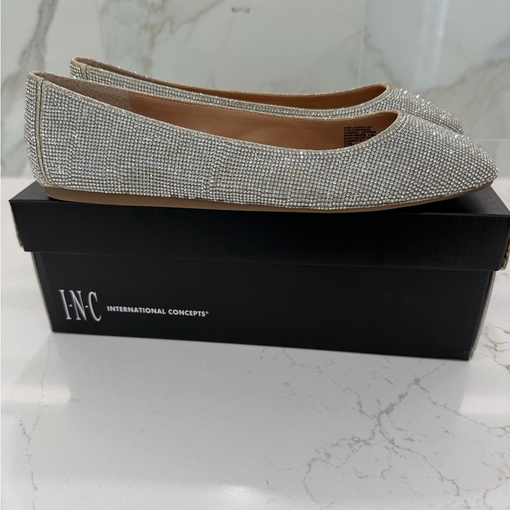 NEW ✨INC International Concepts Women's Sparkling Silver and Gold Tone Flats - Picture 6 of 8